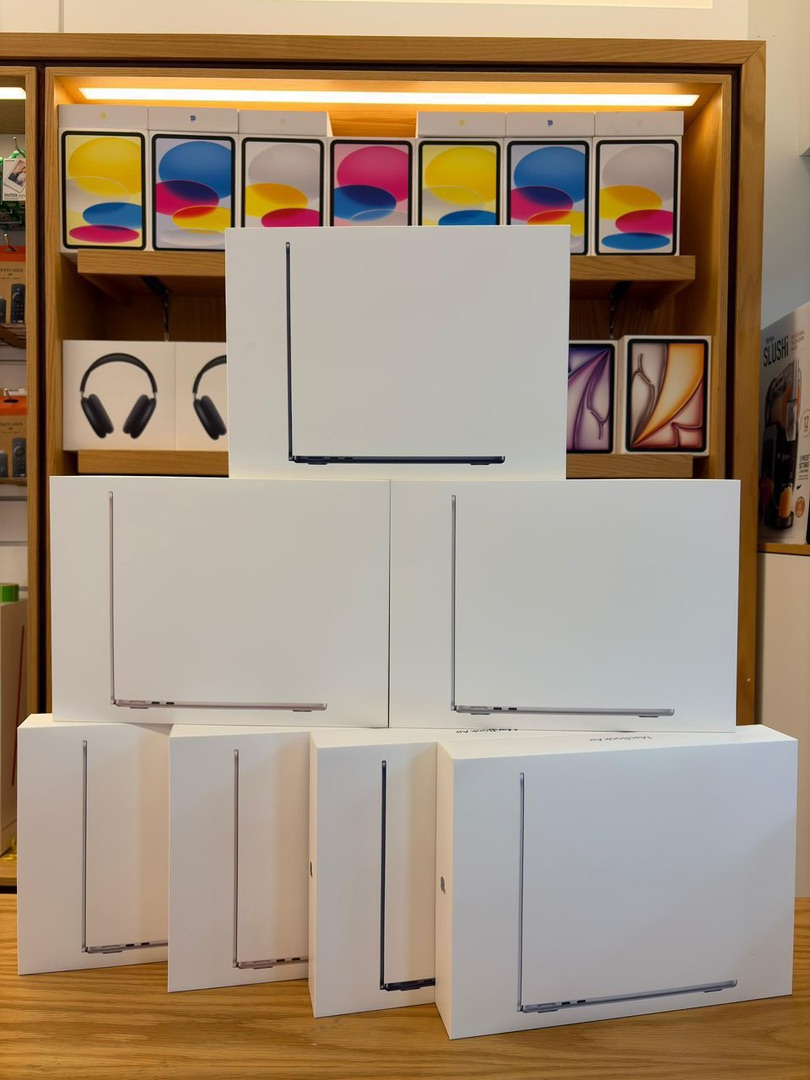 MacBook Air M4 16/256 . Sky blue and Black🇺🇸🇺🇸🇺🇸