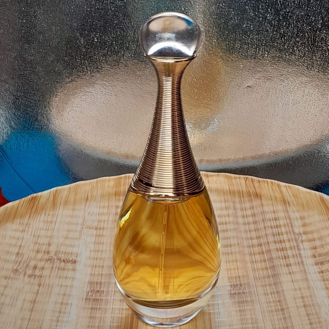 J’adore de Christian Dior eau de parfum 100ml au prix de 6500f
